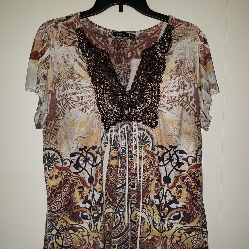 Gorgeous pull over top